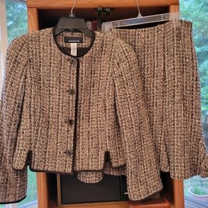 Skirt and jacket suit